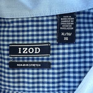 Men’s Izod non-iron stretch blue checkered button down shirt